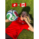 Gagnez 1 machine à expresso Lapressa (rouge), 2 ballons de la Coupe du Monde et 4 cartes cadeaux de CHF 25.- chacune