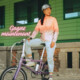 Gagnez un coupe-vent tendance pour femme couleur corail fluo